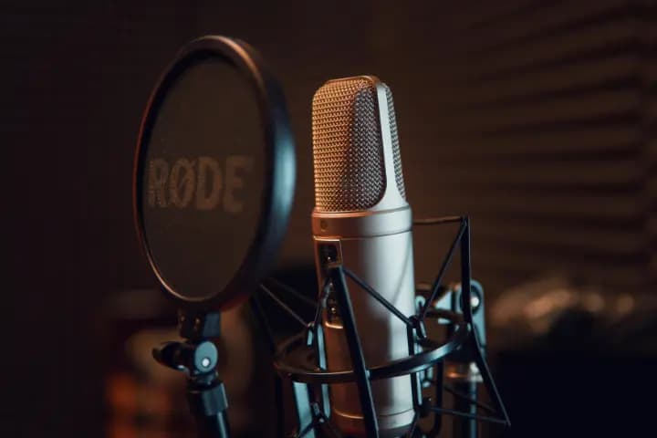 Berapa Gaji Penyiar Radio? Ini Rincian Lengkapnya