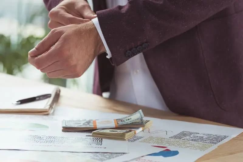 Standar Gaji Tenaga Kerja Asing di Indonesia Sesuai UU