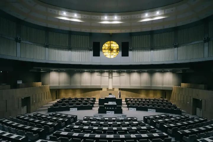 Lembaga Legislatif: Pengertian, Tugas, dan Contohnya