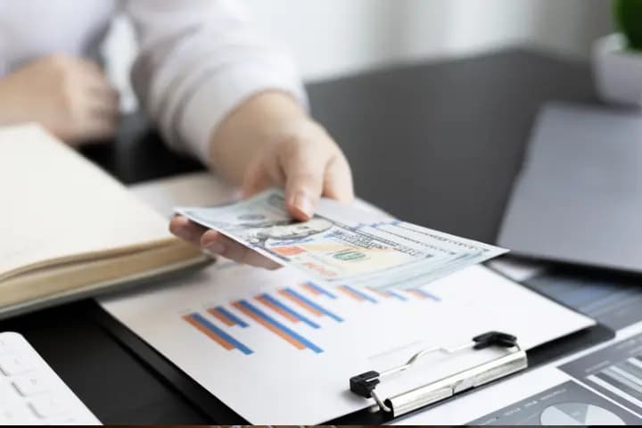 Fitur Payroll Process LinovHR Mudahkan Hitung Gaji Rapel Karyawan