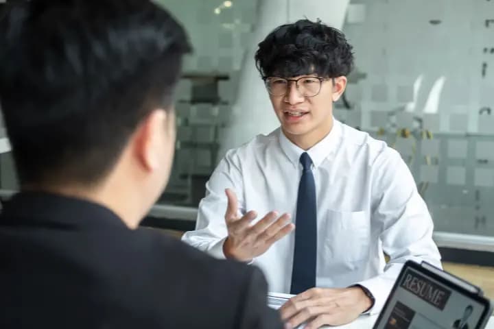 8 Model Pakaian Interview Kerja Paling Modis