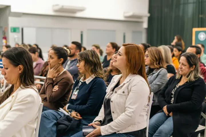 Seminar: Pengertian, Ciri, Tujuan, Fungsi, dan Contohnya