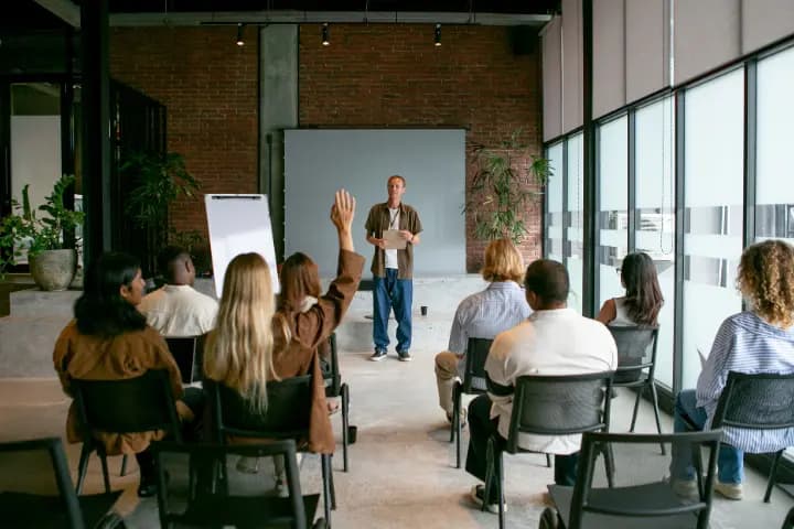 Workshop Adalah: Definisi, Manfaat, dan Cara Memilihnya