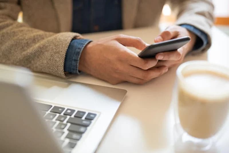 Aplikasi Presensi Online: 8 Alasan Perusahaan Perlu Menerapkannya