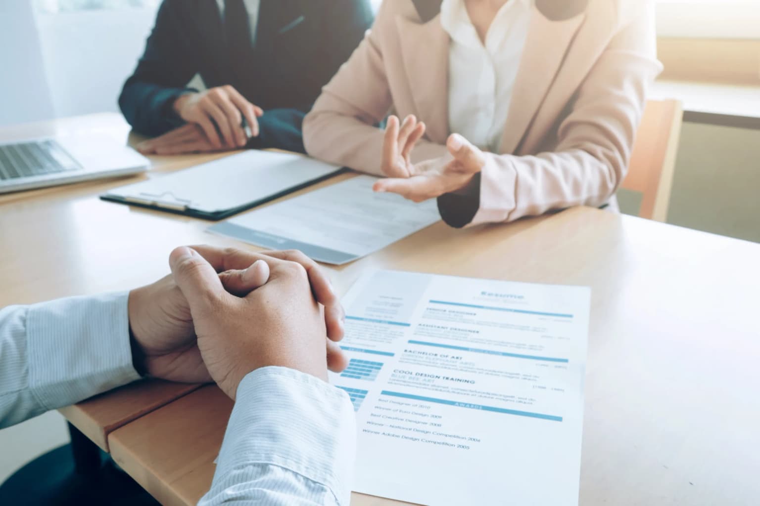 Cara Menanyakan Hasil Interview ke HRD Lewat WA dan Email