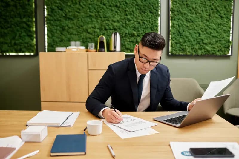Employee Evaluation Form: Cara Melakukannya dan Templatenya