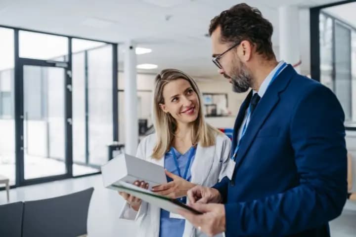Mengulik Profesi Medical Representative dari Jobdesk Hingga Gaji