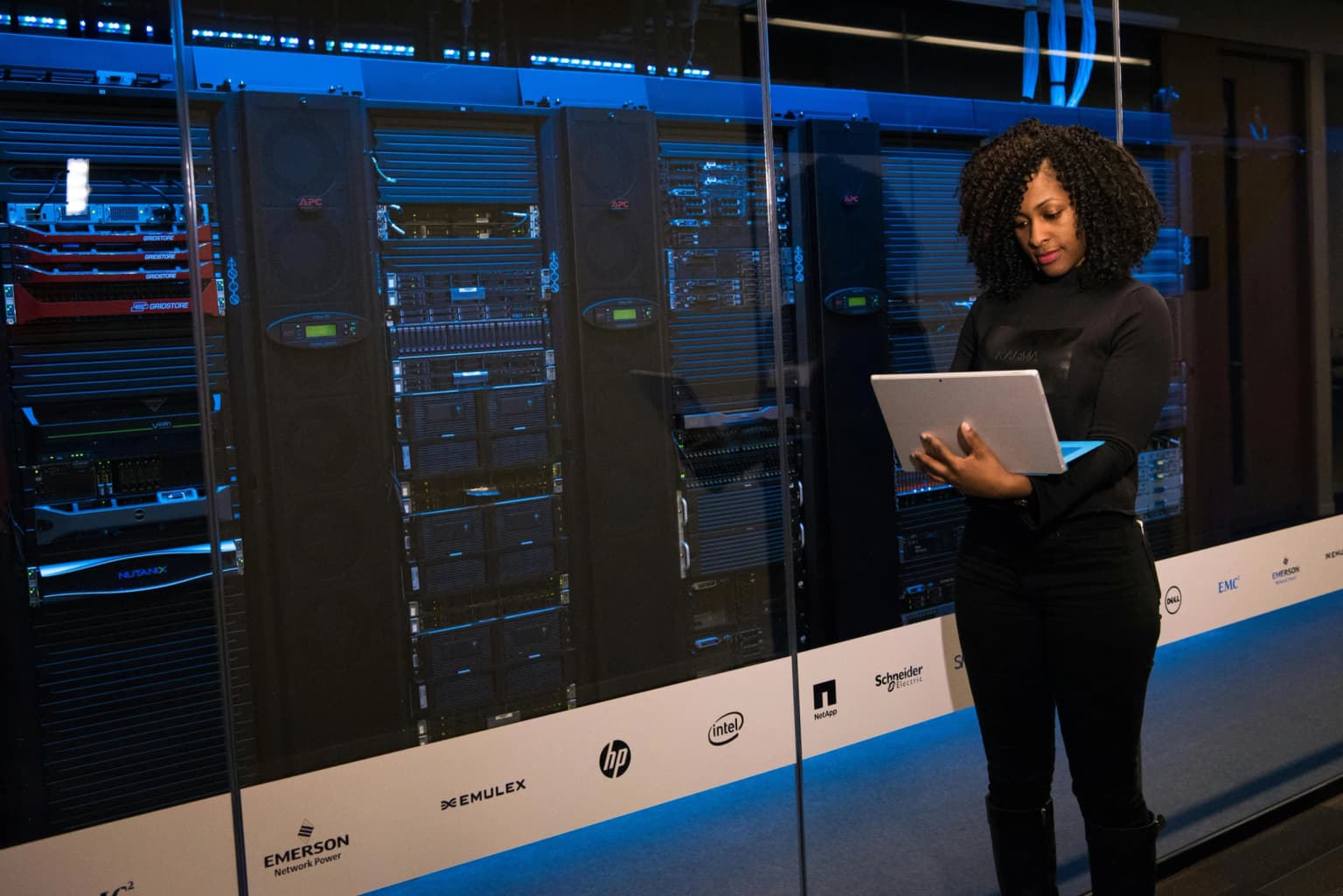 7 Hal yang Perlu Diperhatikan dalam Memilih HR Database Management