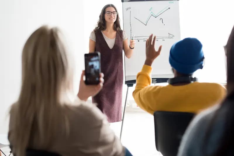 Sales Training: Pengertian, Manfaat, dan Ide Pelatihan