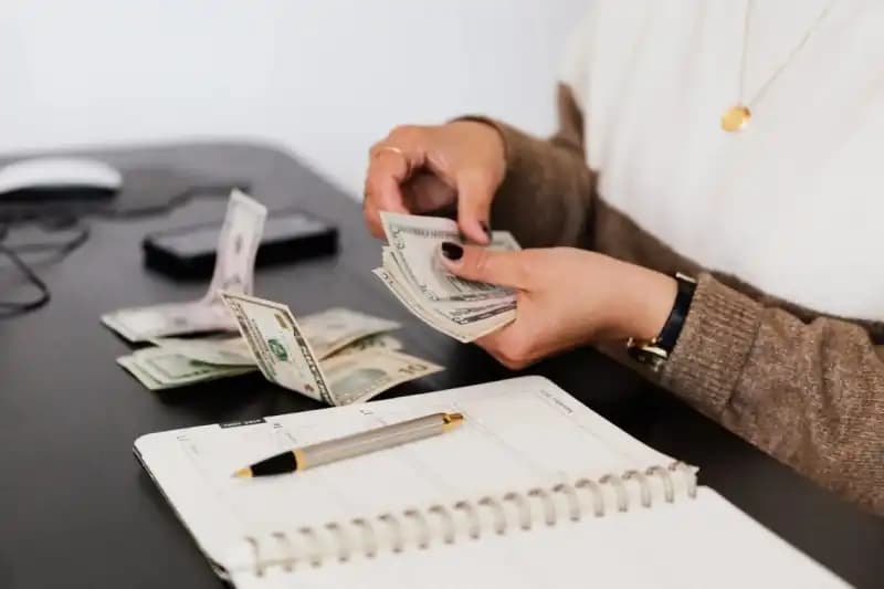 Kelola Sistem Reimburse Bersama Modul Reimbursement dari LinovHR