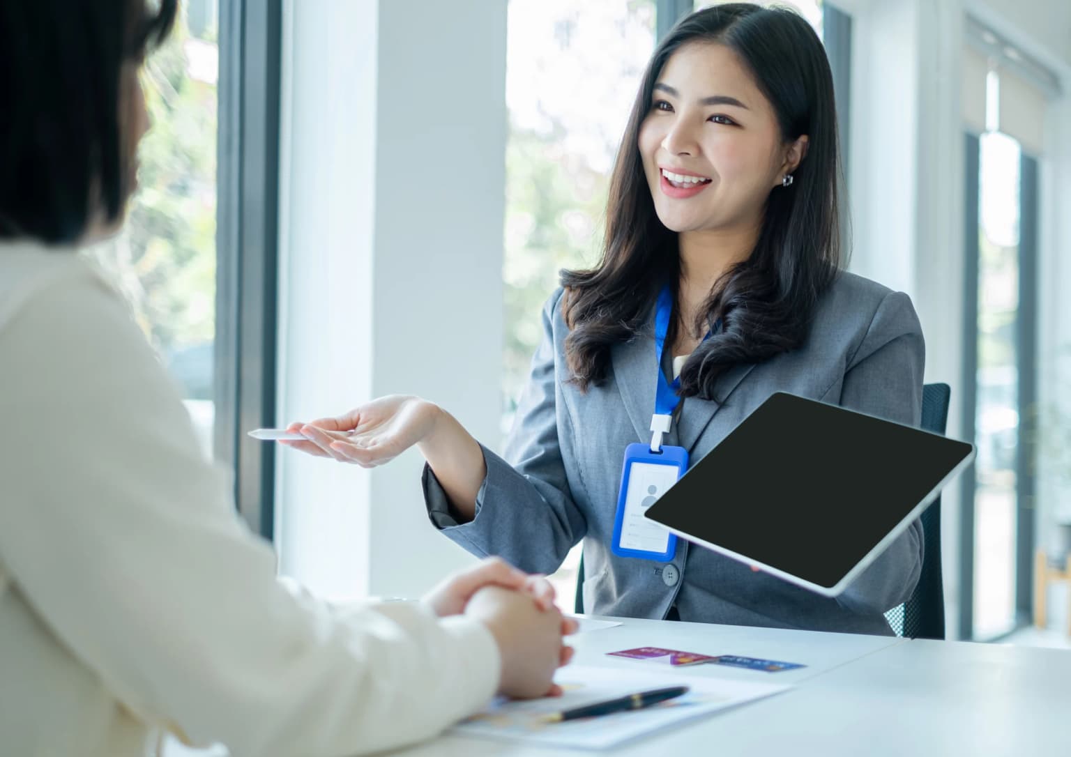 10 Tips Wawancara Kerja untuk Fresh Graduate, HRD Pasti Terpikat!