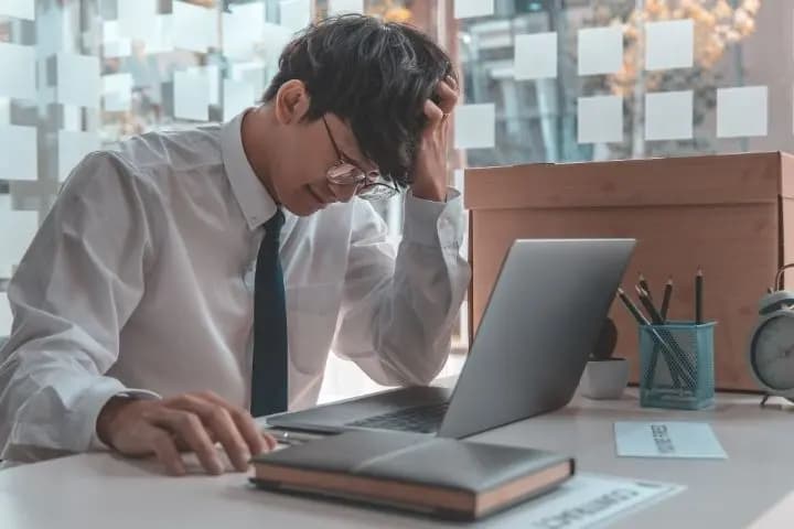 9 Jenis Pelanggaran Karyawan Paling Umum dan Cara HRD Mengatasinya