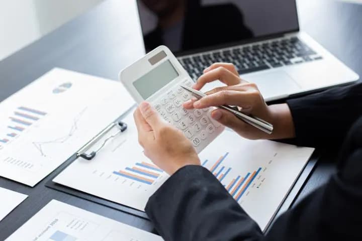 Accounting adalah: Pengertian, Fungsi, dan Perbedaannya dengan Finance
