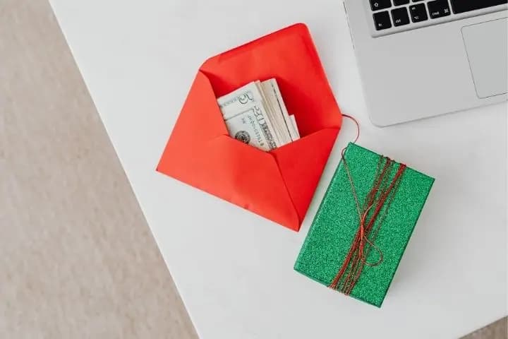 Apakah Perusahaan Wajib Berikan Bonus Akhir Tahun?