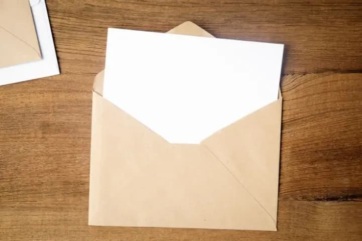 Contoh Surat Masuk dan Keluar dan Panduan Membuatnya dengan Tepat!