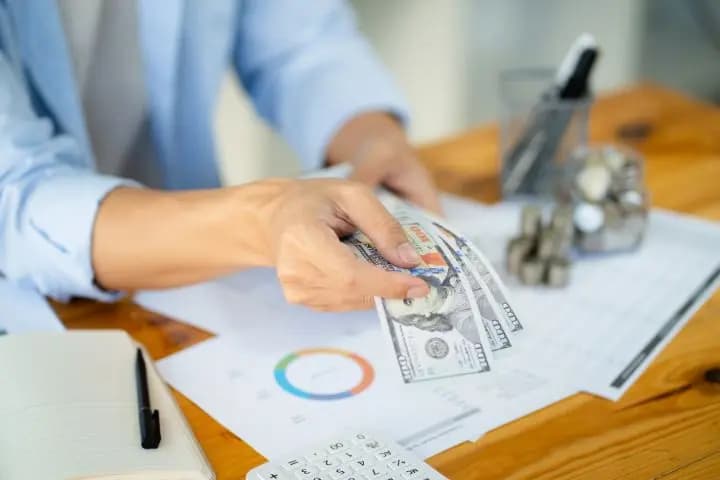 Mengenal Signing Bonus yang Diberikan kepada Karyawan Baru