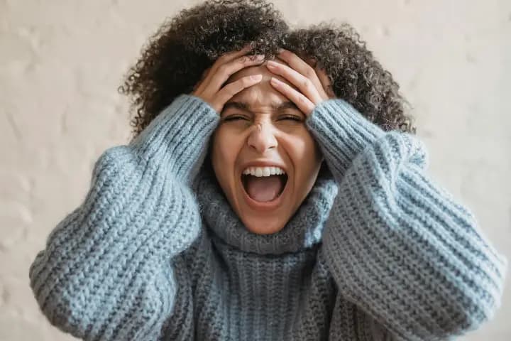 Mood Swing: Pengertian, 7 Penyebab dan Cara Mengatasinya
