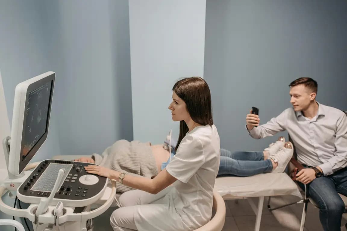 Paternity Leave: Pengertian dan Manfaatnya untuk Karyawan Serta Perusahaan