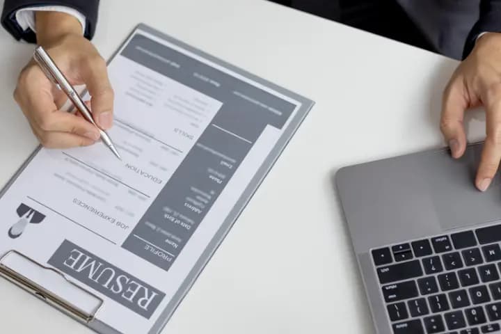 Wajib Tahu! 8 Keuntungan dan Fitur Aplikasi Employee Profile