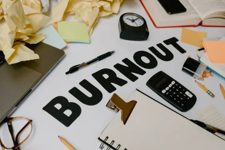 Pusing Urus Cut Off Gaji? Serahkan Kepada Jasa Payroll LinovHR!