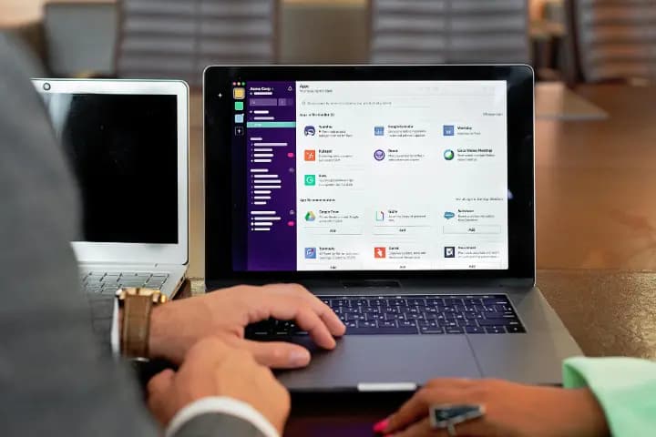 Sistem Informasi HRD: Kelola SDM Sistematis dengan Sistem Terbaik