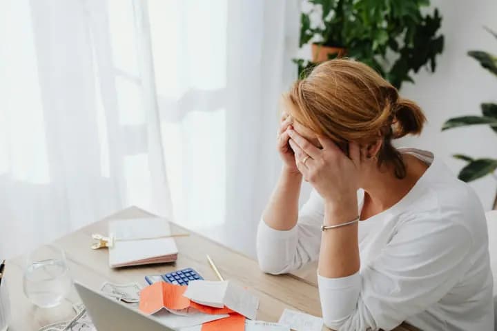 Tanda Perusahaan Mengalami Financial Distress dan Cara Mengatasinya
