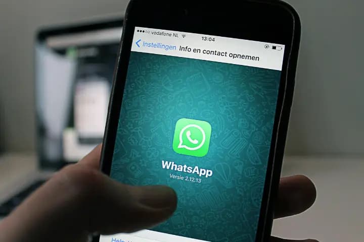WA Group Support LinovHR: Layanan Prima untuk Dukung Kebutuhan Klien