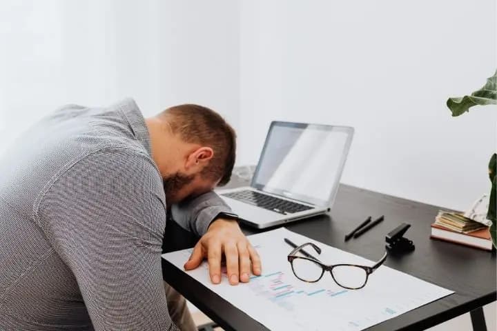Waspada Zoom Fatigue! Ketahui Gejala dan Cara Mengatasinya