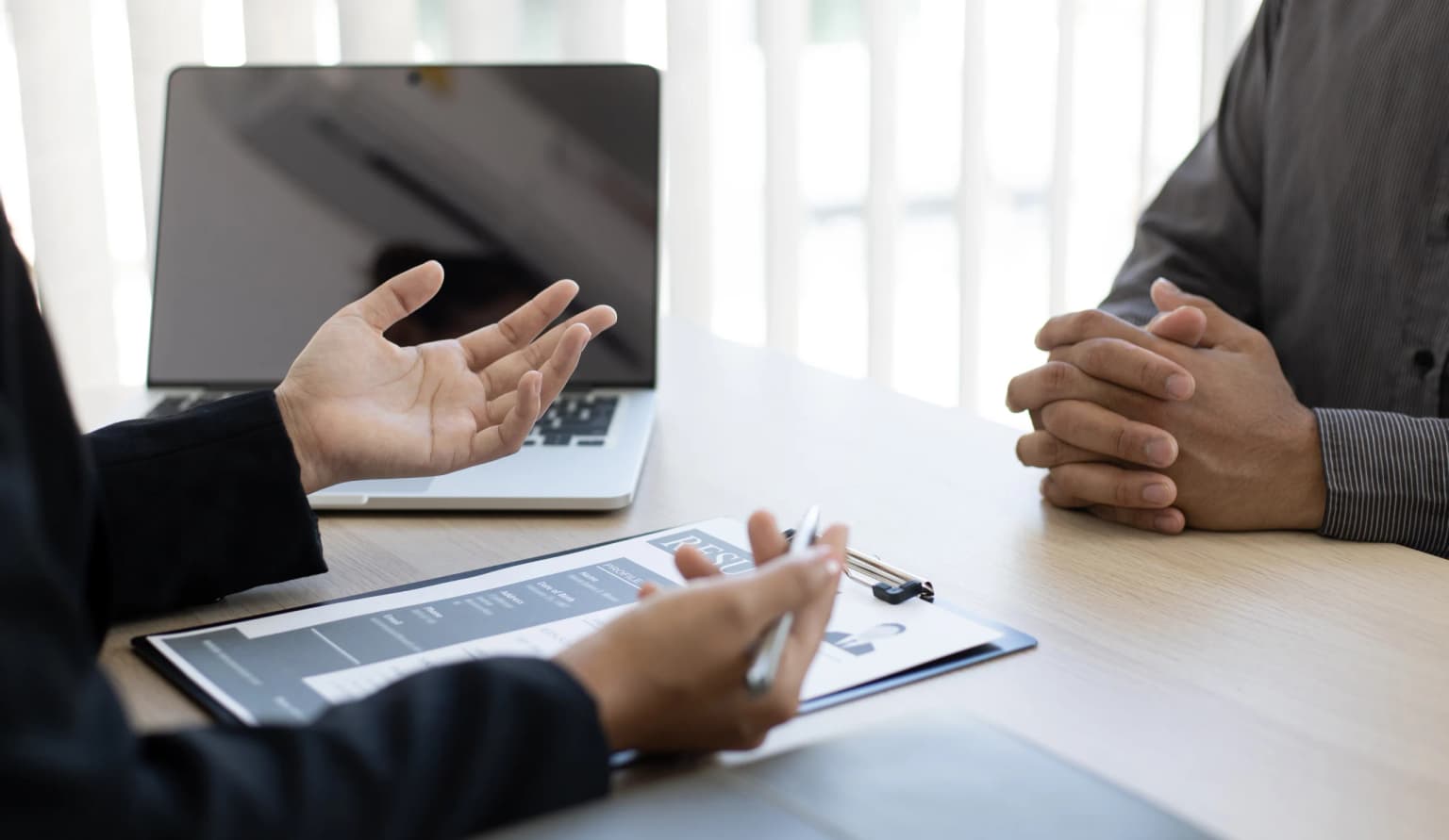 33 Contoh Pertanyaan Interview Kerja dan Tips Menjawabnya