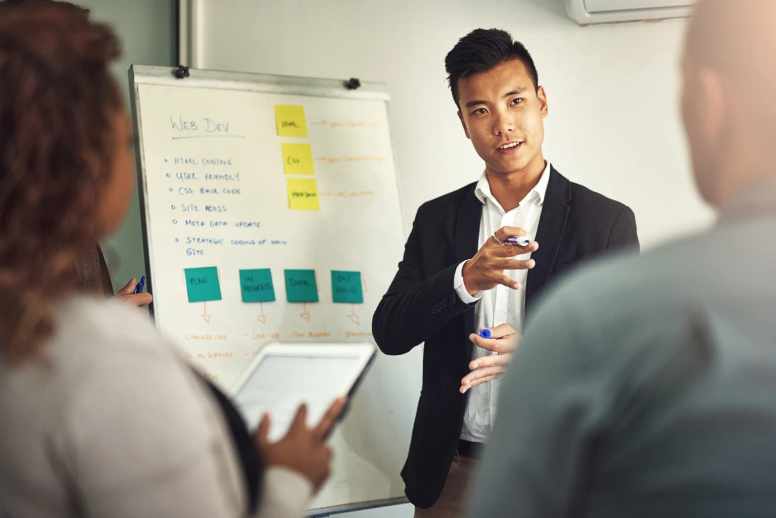 Mentoring: Pengertian, Jenis dan Perbedaan dengan Coaching