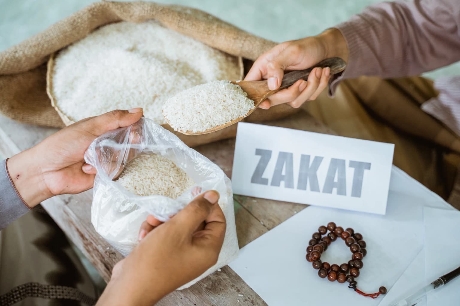 Menjelang Idul Fitri, Gaji PNS akan Dipotong Zakat 2,5%?