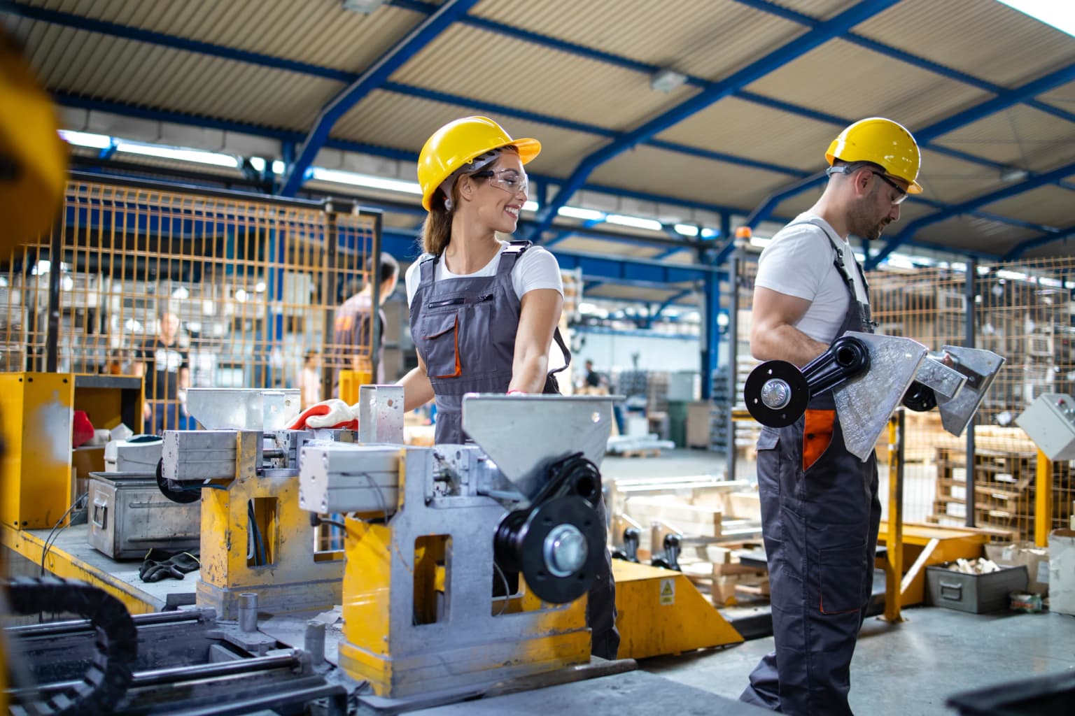 7 Tips Mengelola Karyawan di Industri Manufaktur