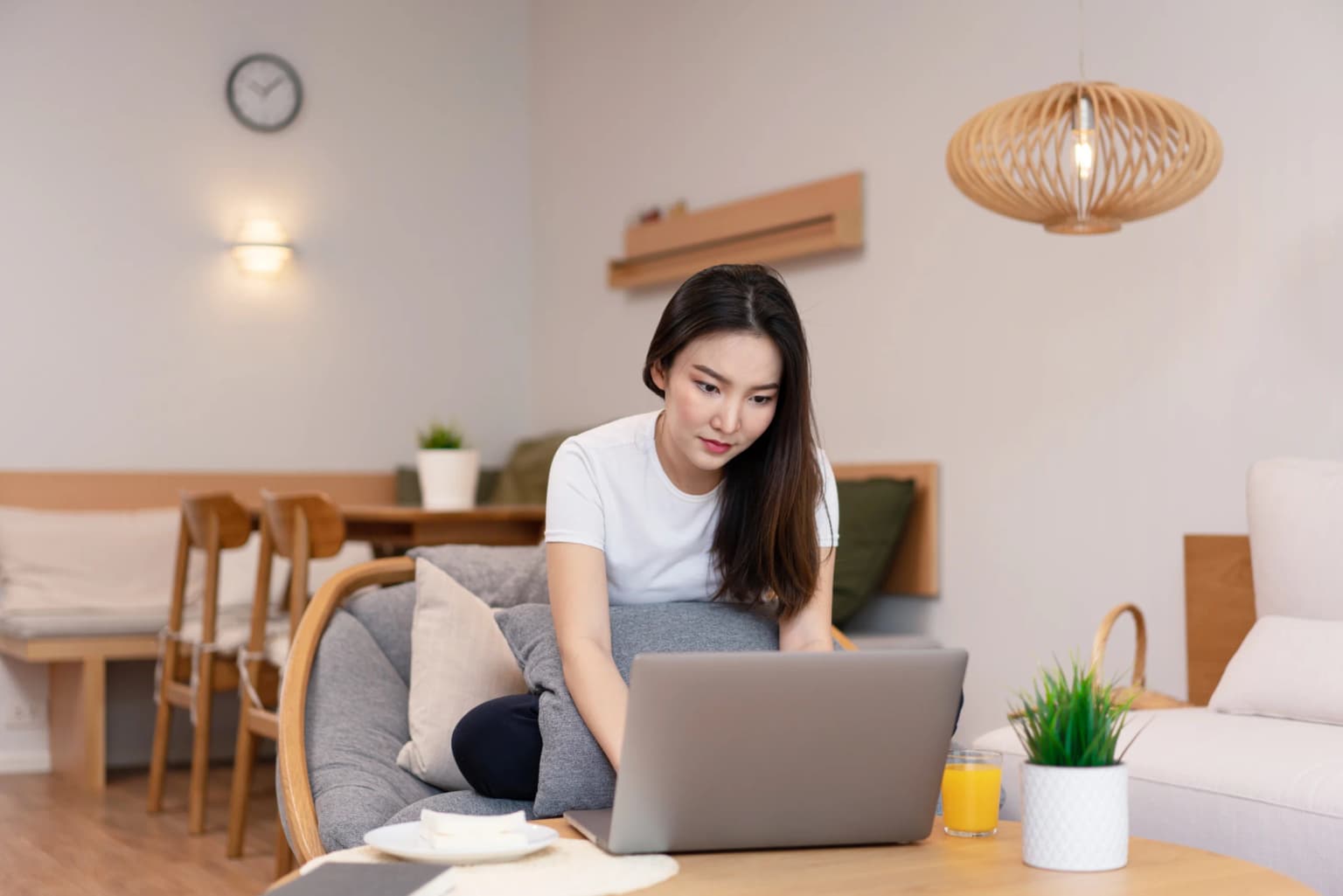 Sedang WFH? Inilah 8 Rekomendasi Aplikasi Chat untuk Tim Anda!