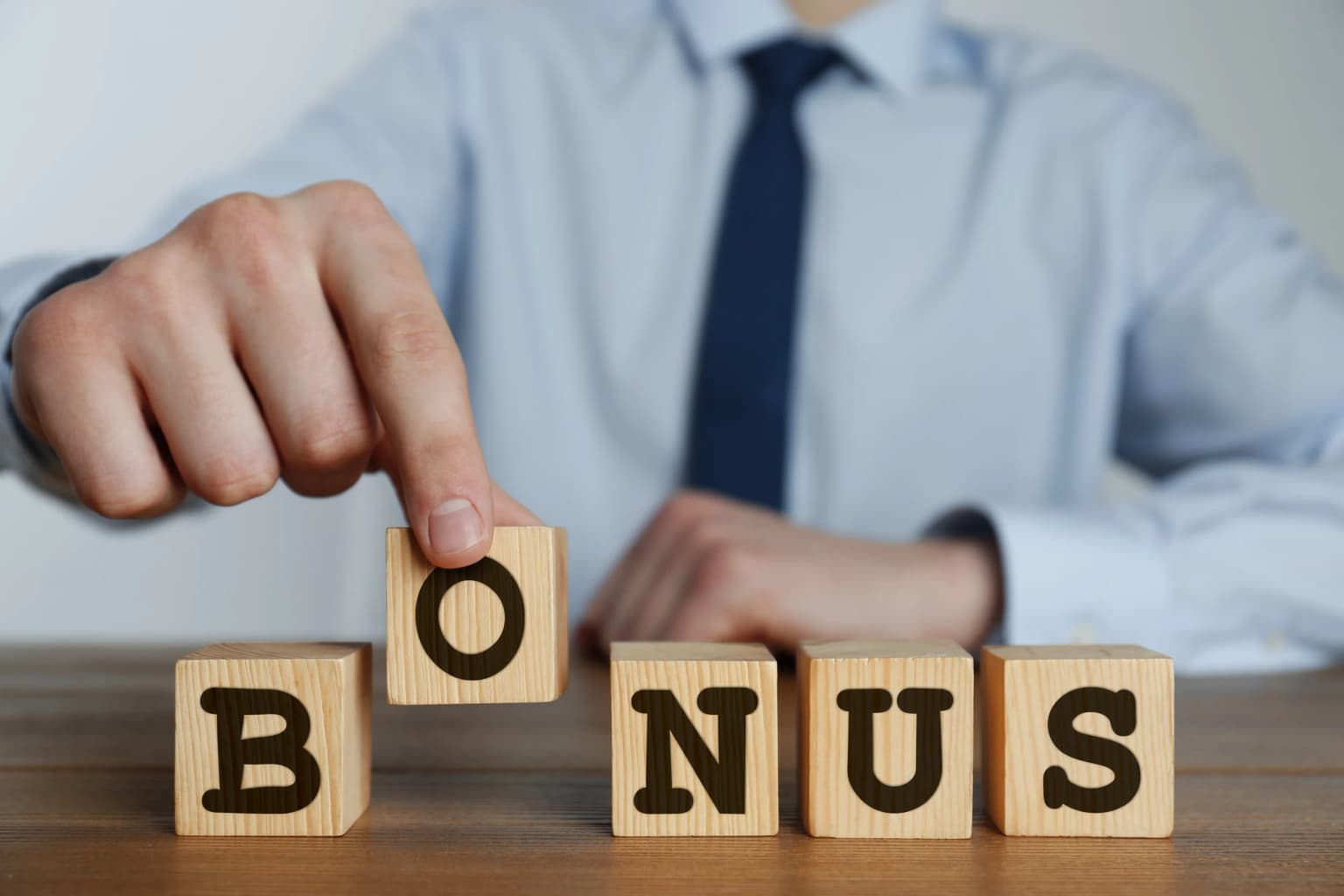 Mengulik Bonus dari Pengertian, Jenis dan Perbedaannya dengan Komisi
