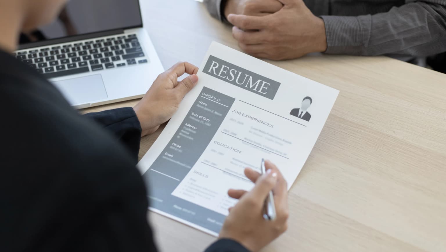 Apakah Kandidat dengan Work Experience Selalu Unggul?