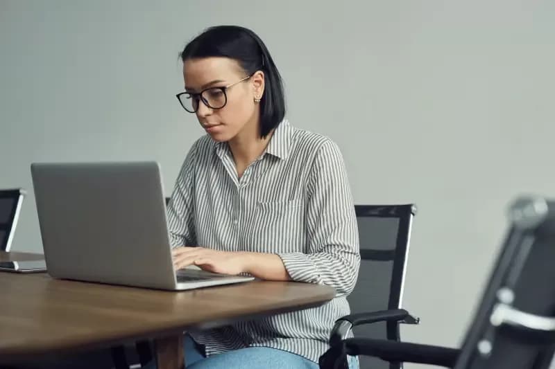 LinovHR On-Premise: Kustomisasi Penuh HRIS untuk Efisiensi Bisnis