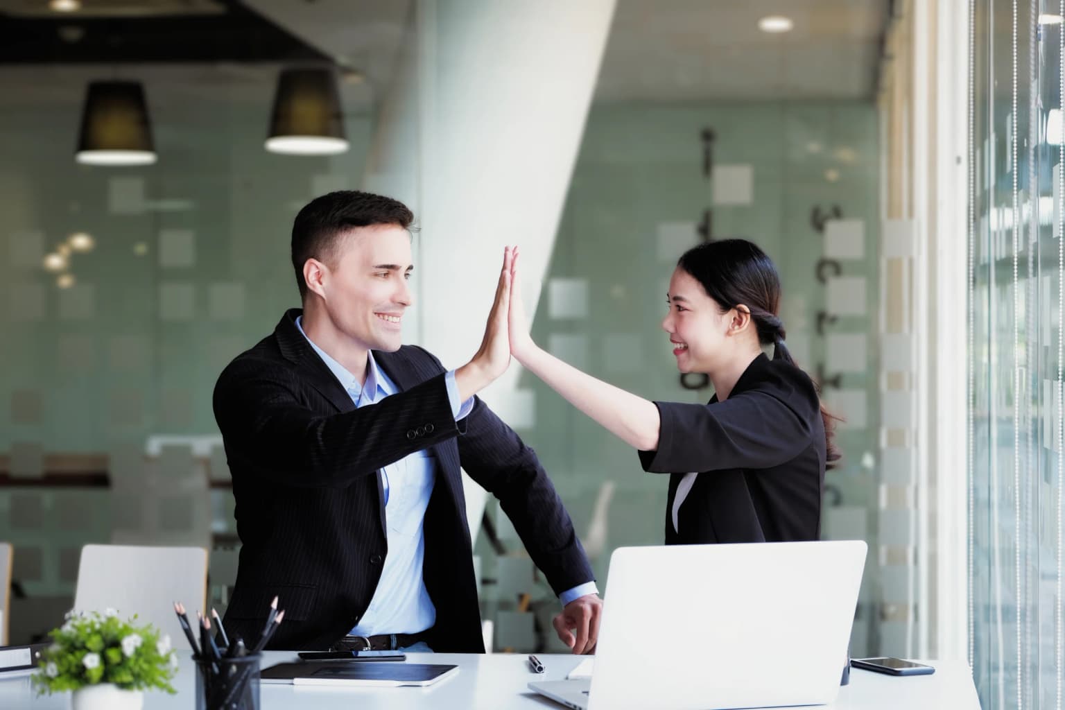 Startup VS Corporate, Mana yang Paling Tepat untuk Karir?