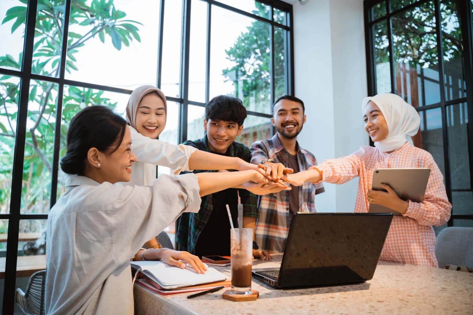 Apa Perbedaan Work Engagement dan Employee Engagement?