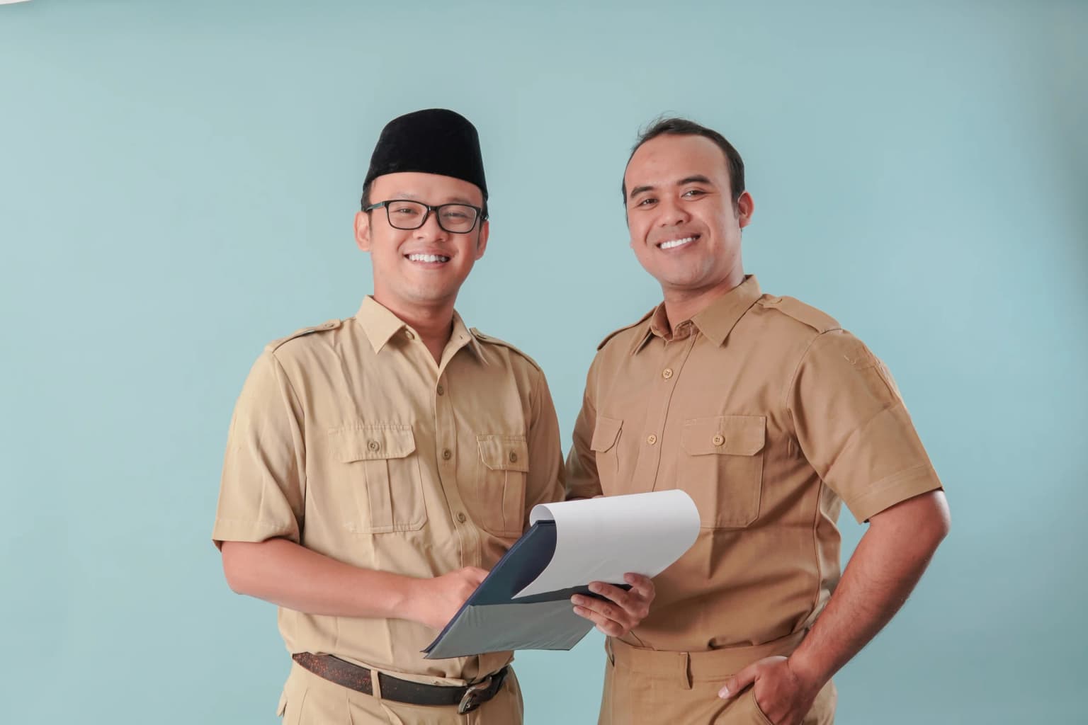 Menjadi Pegawai Swasta atau Pegawai Negeri? Ini Perbandingannya!