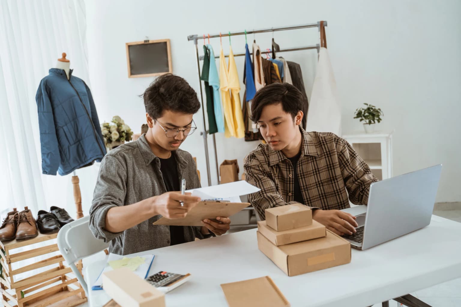 Menjanjikan! Inilah 12 Ide Jualan Online yang Mudah Dilakukan!