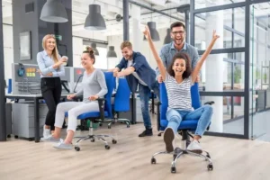 20 Ide Fun Friday Seru yang Bisa Dilakukan di Kantor