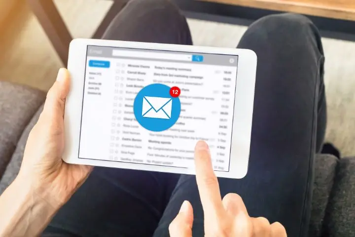 5 Contoh Email Izin Cuti Lengkap Sampai Follow-Up