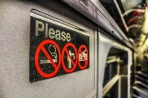 6 Aturan Perusahaan yang Tidak Disukai Karyawan