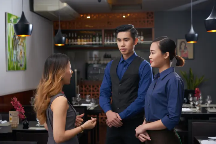 6 Program Training Karyawan Restoran Untuk Meningkatkan Pelayanan