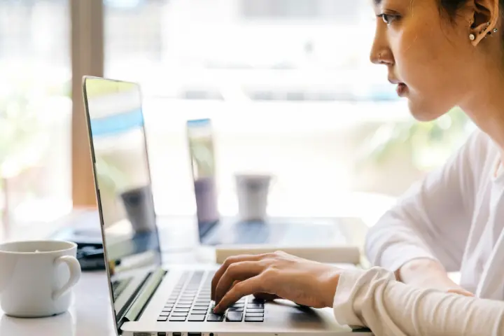 7 Cara Download Aplikasi di Laptop yang Aman dan Mudah