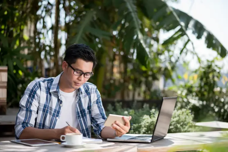 8 Rekomendasi Situs Freelance Indonesia & Luar Negeri Paling Cuan