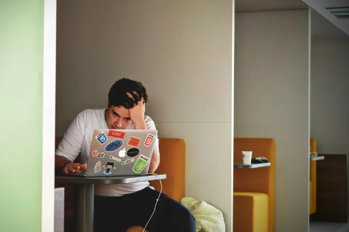 Anxiety Adalah Gangguan Kecemasan, Waspadai Dampaknya Saat Bekerja