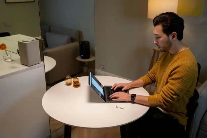 Apa Itu Hybrid Working Serta Kelebihan dan Kekurangannya?