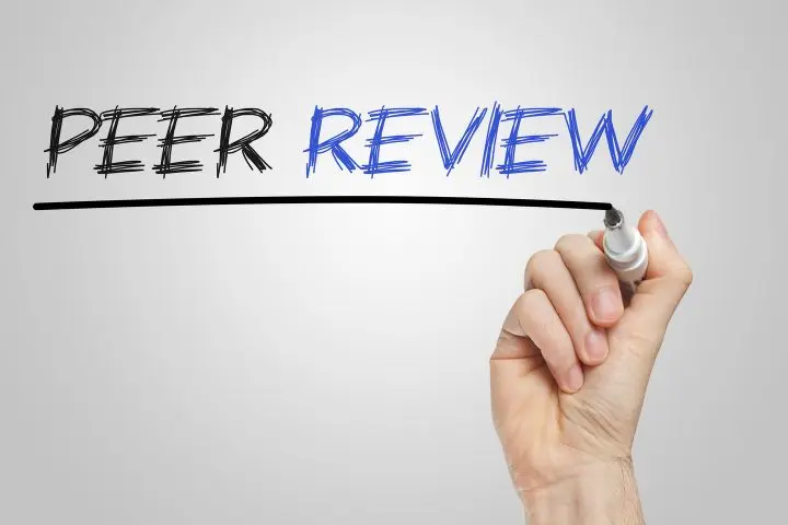 Apa Itu Peer Assessment dan Bagaimana Melakukannya