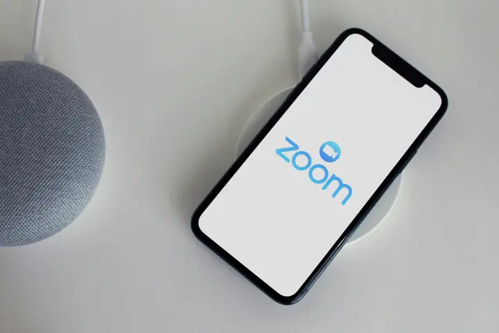 Aplikasi Zoom: Fungsi, Fitur, dan Cara Installnya